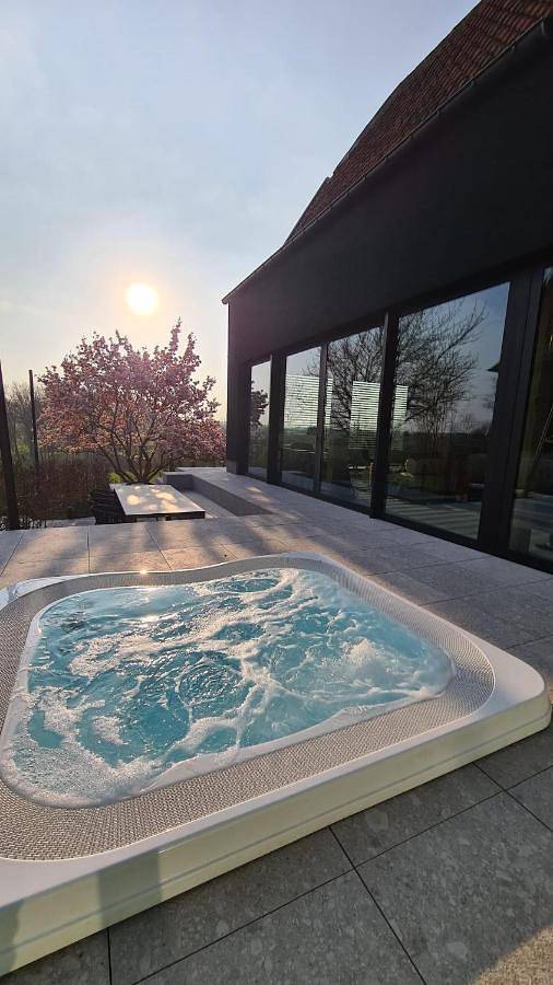 Gîte pour 2 personnes, avec Balcon et Jacuzzi ainsi que Terrasse et Jardin à Leeuw-Saint-Pierre - 4