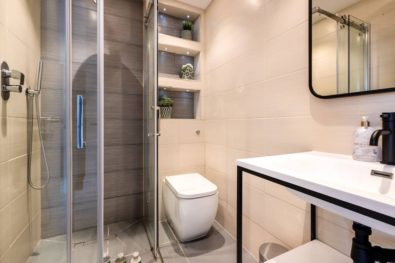 Entire apartment, The Hampstead High Flyer in Camden, London