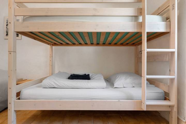 Zimmer 'Chambre Jaune' mit Bergblick, gemeinsamer Terrasse und Garten in Blieux, Alpes-de-Haute-Provence