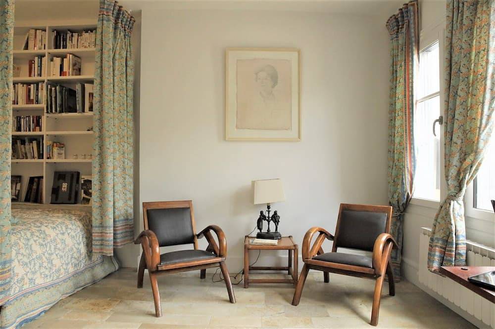 Town house with large garden 10/11 persons in Sainte-Famille-en-Auge, Lisieux und Umgebung
