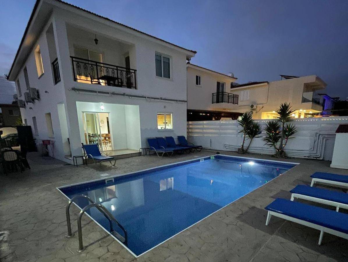 Villa with Private Pool in Paphos, South Cyprus