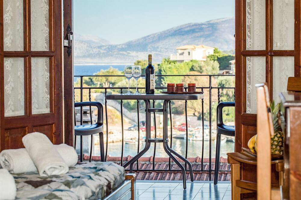 Entire apartment, Villa Perris Front Studio Number 7 in Kassiopi, Corfu