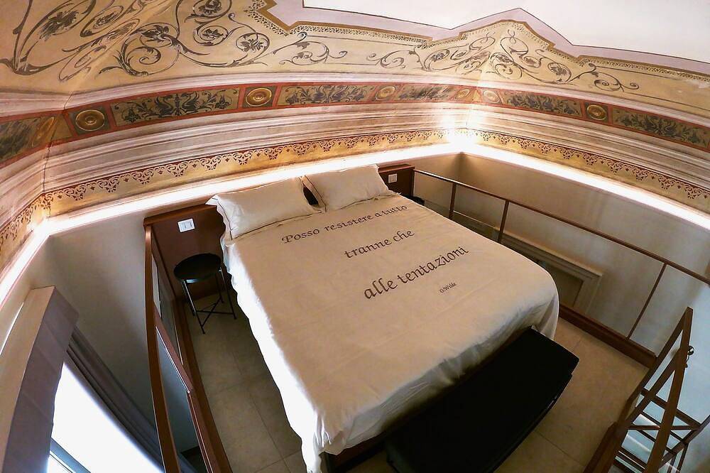 Appartamento intero, Palazzo sul Corso-Elegante loft affrescato nel centro di Brindisi in Brindisi, Salento