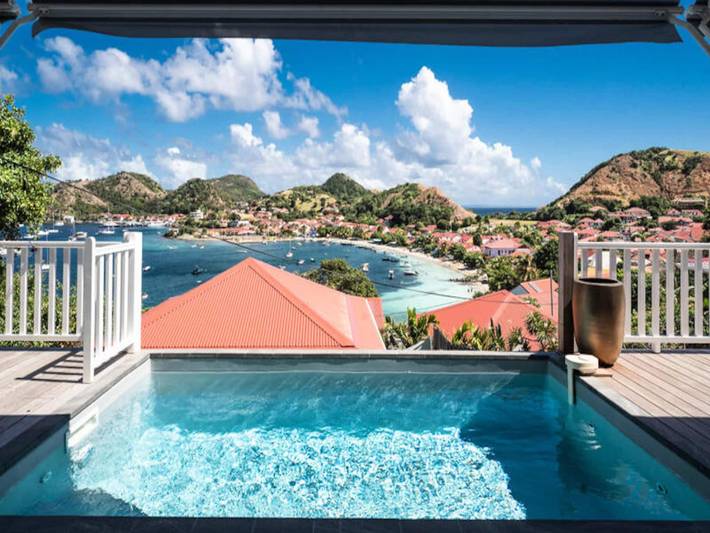 Gîte pour 4 personnes, avec terrasse ainsi que jardin et piscine, adapté aux familles à Terre-de-Haut - 2