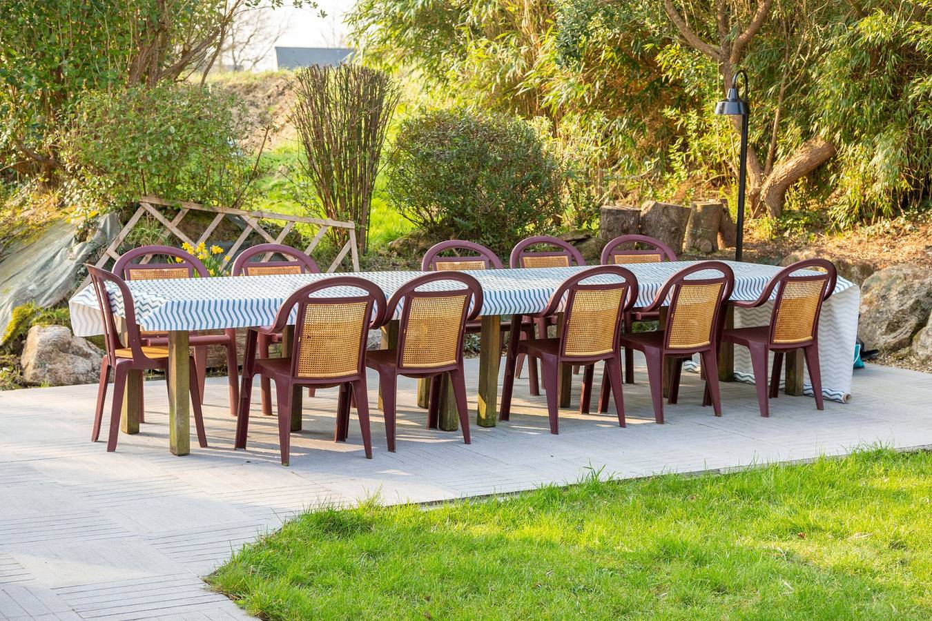 Maison de vacances 'Grande Maison À 5min Des Plages' avec piscine partagée, terrasse et jardin privé in Pouldreuzic, Côte de Cornouaille