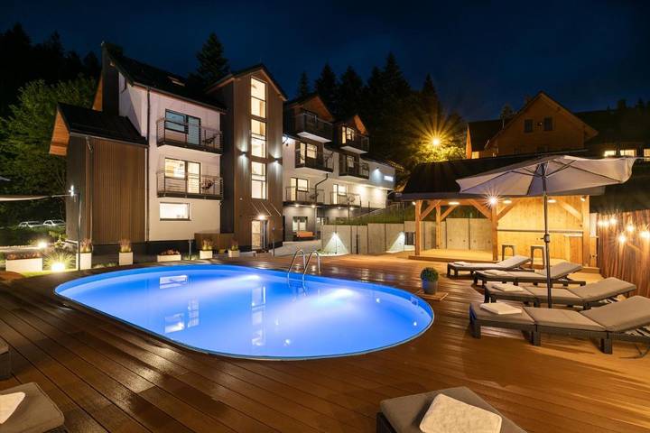 Apartament wakacyjny dla 5 osób, z sauna i basen oraz widok i ogród w Korbielów