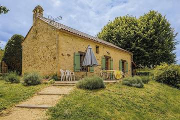 Gîte pour 5 personnes, avec jardin et terrasse à Sagelat