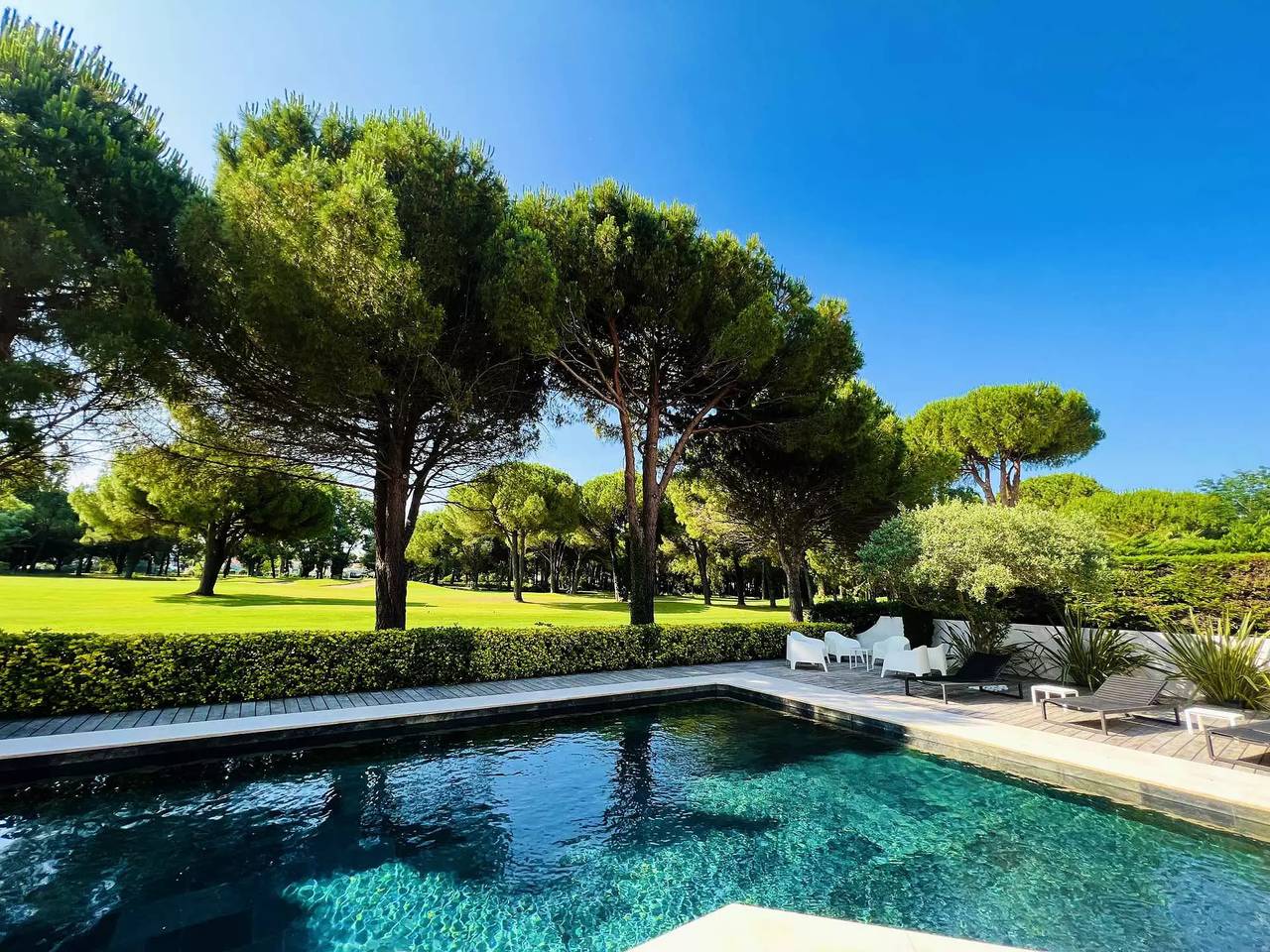 Villa unique en première ligne sur le golf in La Grande-Motte, Côte méditerranéenne (France)
