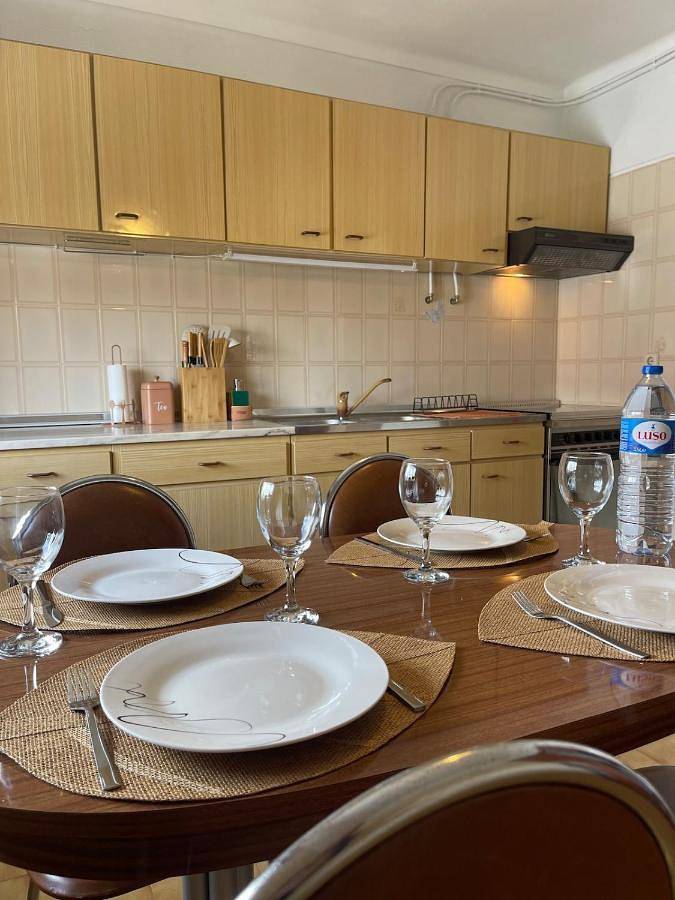 Apartamento para 6 personas, con vistas y terraza además de jardín y vistas al lago en Vila Praia de Ancora