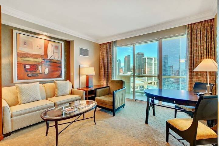 Vacation apartment for 4 people, with balcony and hot tub in Nevada
