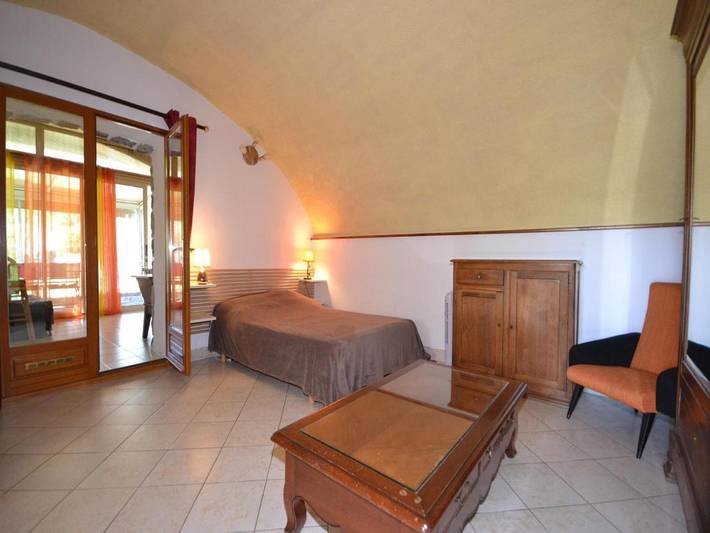 Location de vacances pour 5 personnes, avec Terrasse ainsi que Jardin et Piscine à Lanas - 4