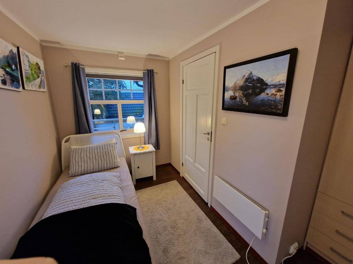 Four-Bedroom Holiday Home in Moskenes