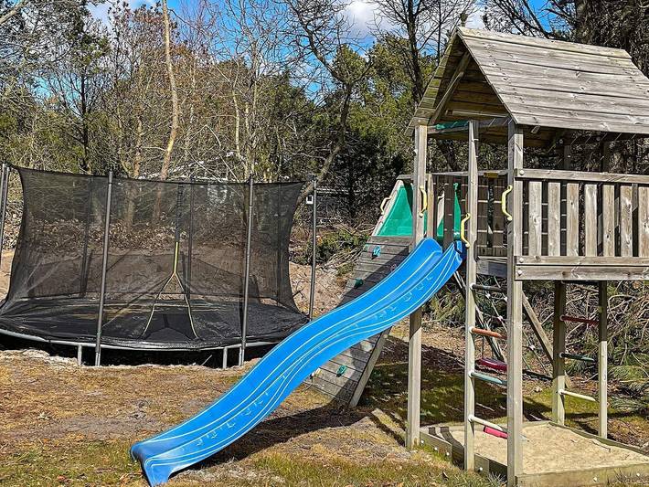 Ferieudlejning for 8 personer, med Jacuzzi og Terrasse såvel som Have og Sauna i Ålbæk