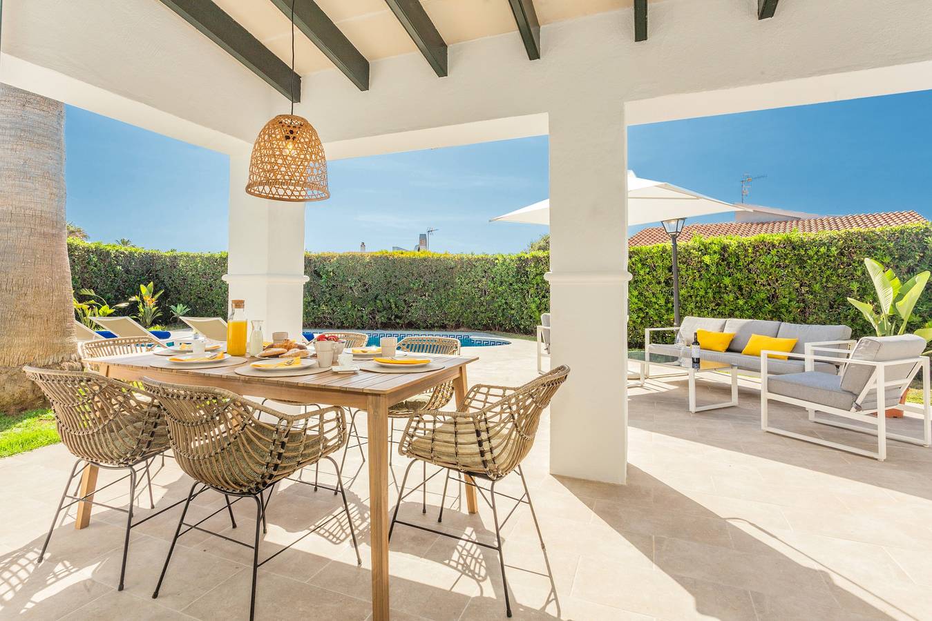 Villa Juanes with Pool, Garden, and Wi-Fi in Cap d'Artrutx, Ciutadella
