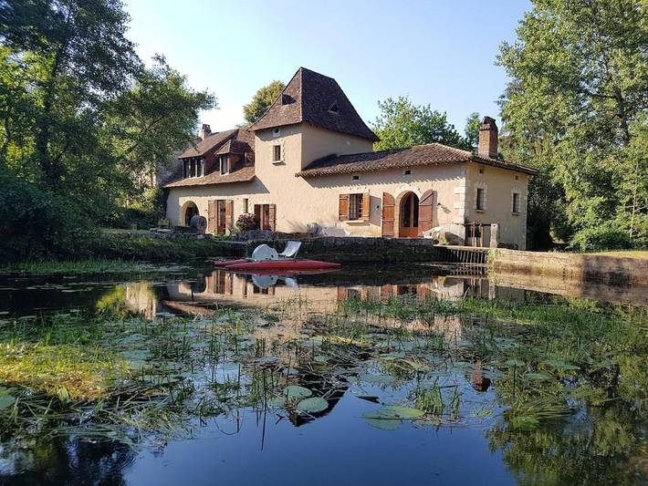 Location de vacances pour 15 personnes, avec Terrasse ainsi que Jardin et Vue à Quinsac