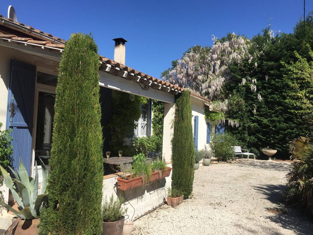 La Maison Blanche in Saint-Rémy-de-Provence, Région d'Arles
