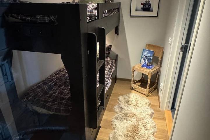 Charming 3-bedroom chalet perfect for your getaway, ski in/out, sauna, views in Are, Jämtland