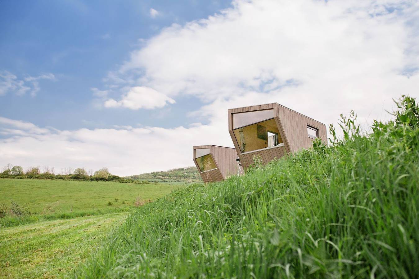 Abgehoben übernachten im Green Tiny Sleep Space bei der Flugschule Dolmar in Kühndorf, Meiningen und Umgebung