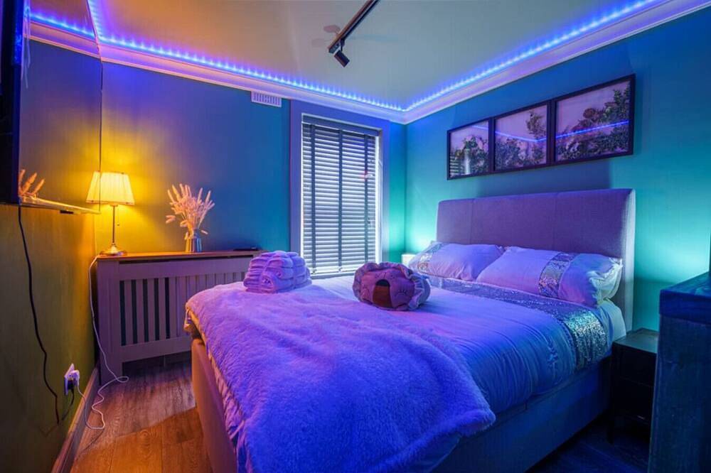 Stylish 5-Bedroom Apartment Near Chancery Lane & Kings Cross – Perfect for Groups & Families! in Camden, London