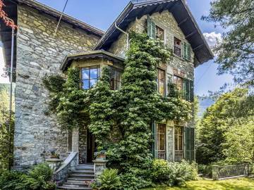 Location de vacances pour 12 personnes, avec balcon à Ala di Stura