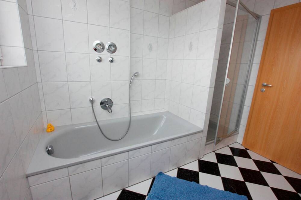 Ganze Wohnung, Ferienwohnung Schauinsland 80qm, 2 Schlafräume, max. 4 Personen , 1 - 4 Personen in Horben, Südschwarzwald