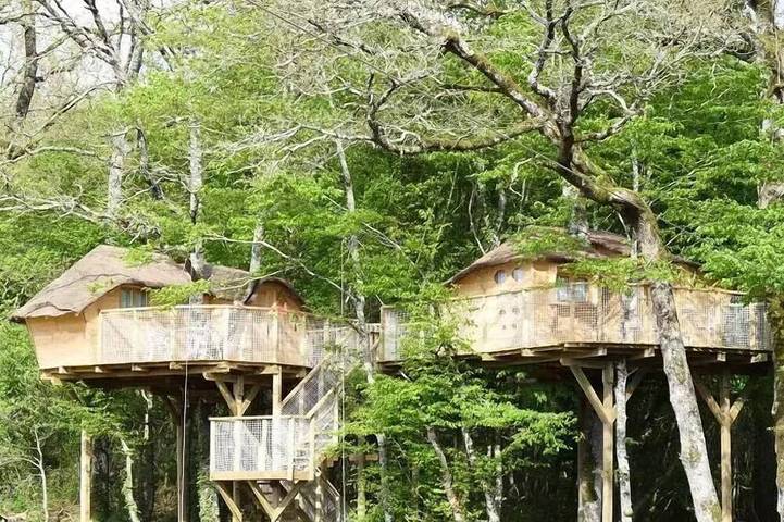 Cabane en bois pour 4 personnes, avec Piscine à Dienné