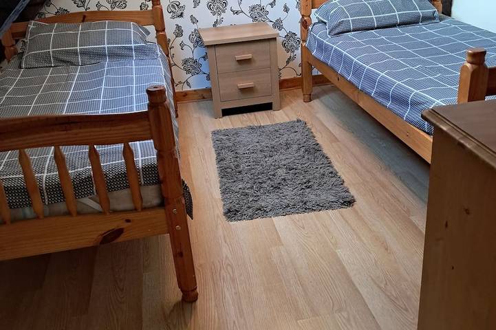 Gîte pour 6 personnes, avec Jardin et Piscine à Saint-Connec - 2
