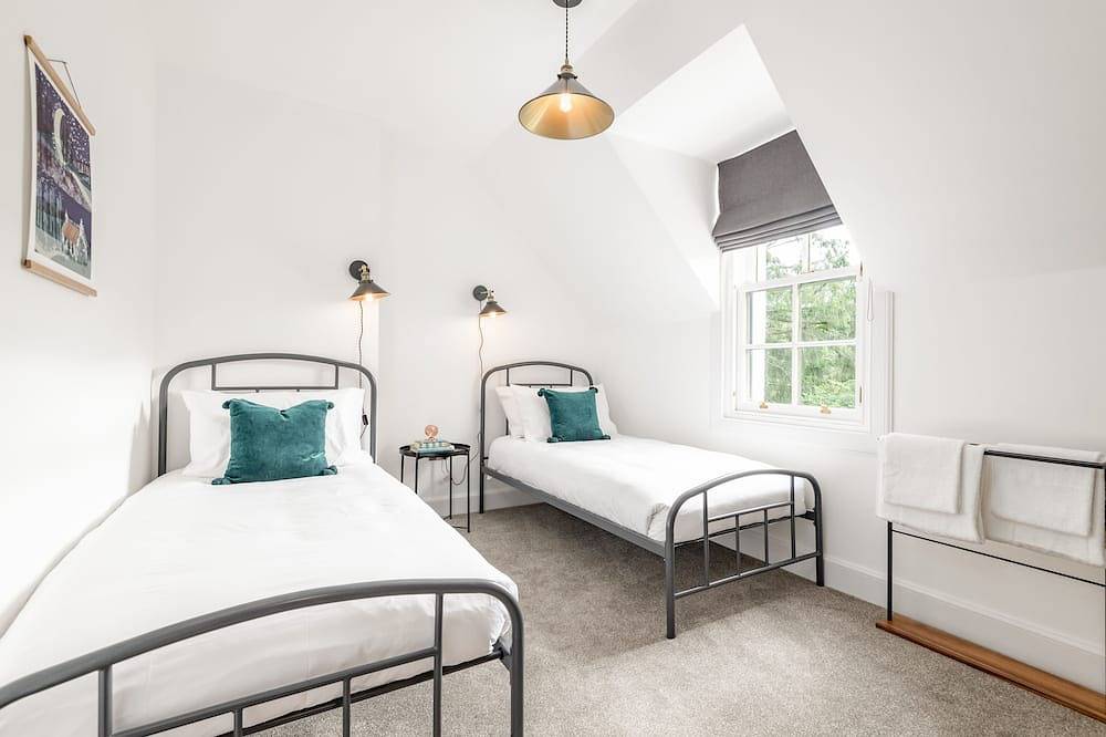 Stunning 4 bed family home w/hot tub & huge garden in Killin, Stirling und Umgebung