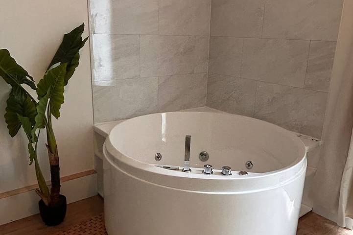 Appartement de vacances pour 2 personnes, avec jacuzzi à Laval