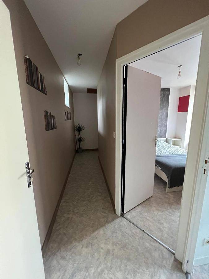 Appartement entier, Two-Bedroom Apartment in Carhaix-Plouguer, Région de Châteaulin