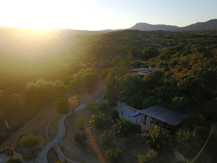 Ferienwohnung für 8 Personen, mit Terrasse und Garten sowie Pool