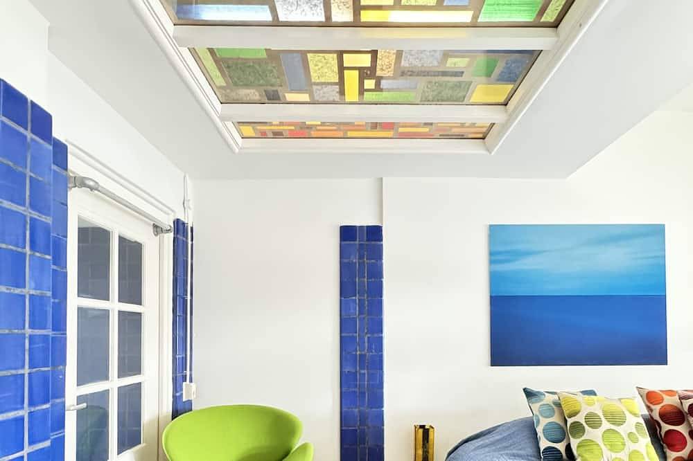 Entire apartment, Aparment in former bathhouse. Two bedroom ensuite in Amsterdam-Noord, Dutch Coast