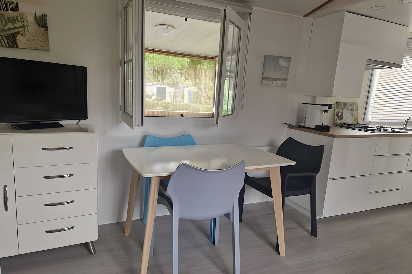 Mobil-home en résidence de loisirs avec piscine chauffée et climatisation in Saint-Gilles-Croix-de-Vie, Vallée de la Loire