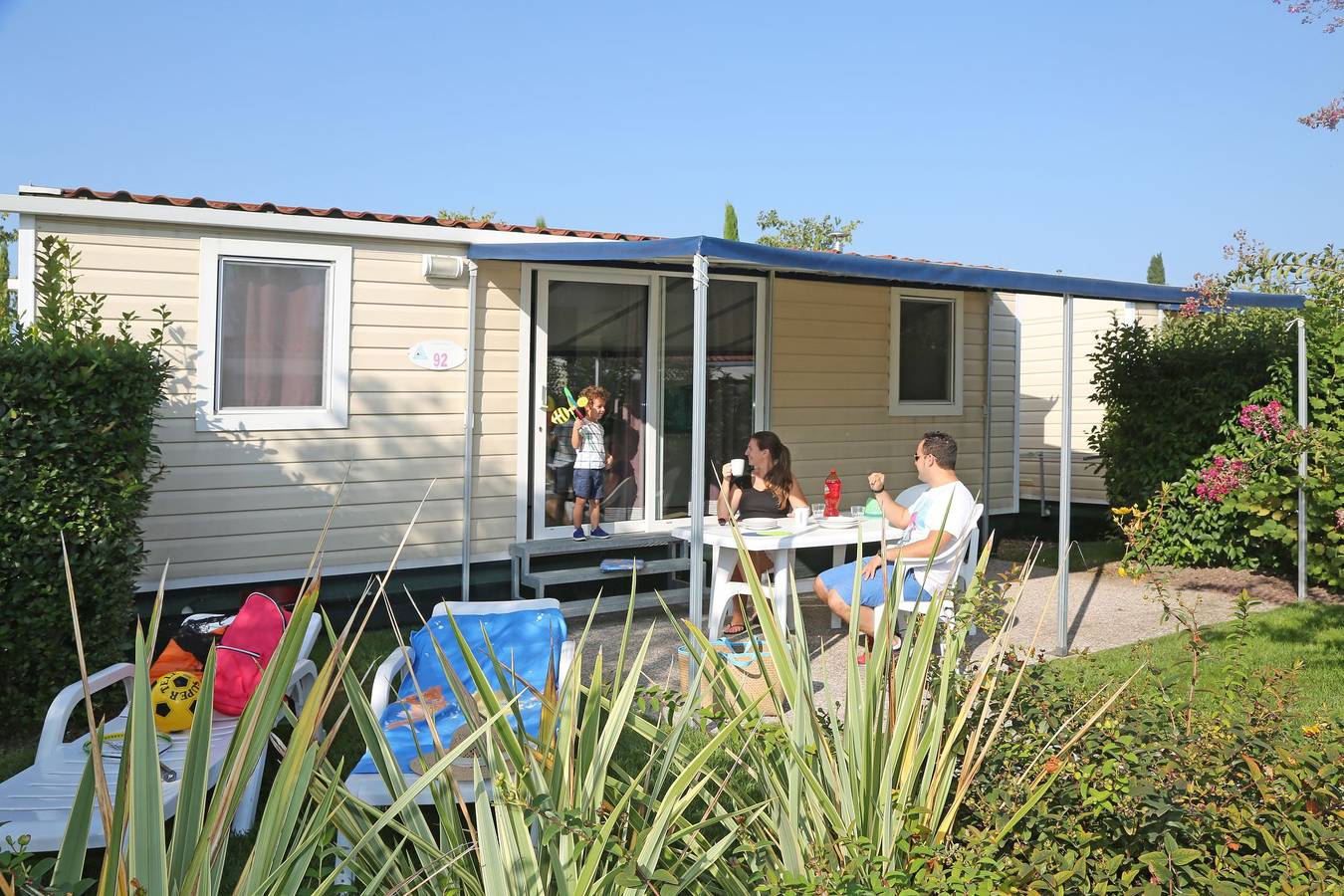 Feriendorf San Francesco Mobilehome Garda Suite Deluxe für 5 Personen in Rivoltella del Garda, Desenzano del Garda