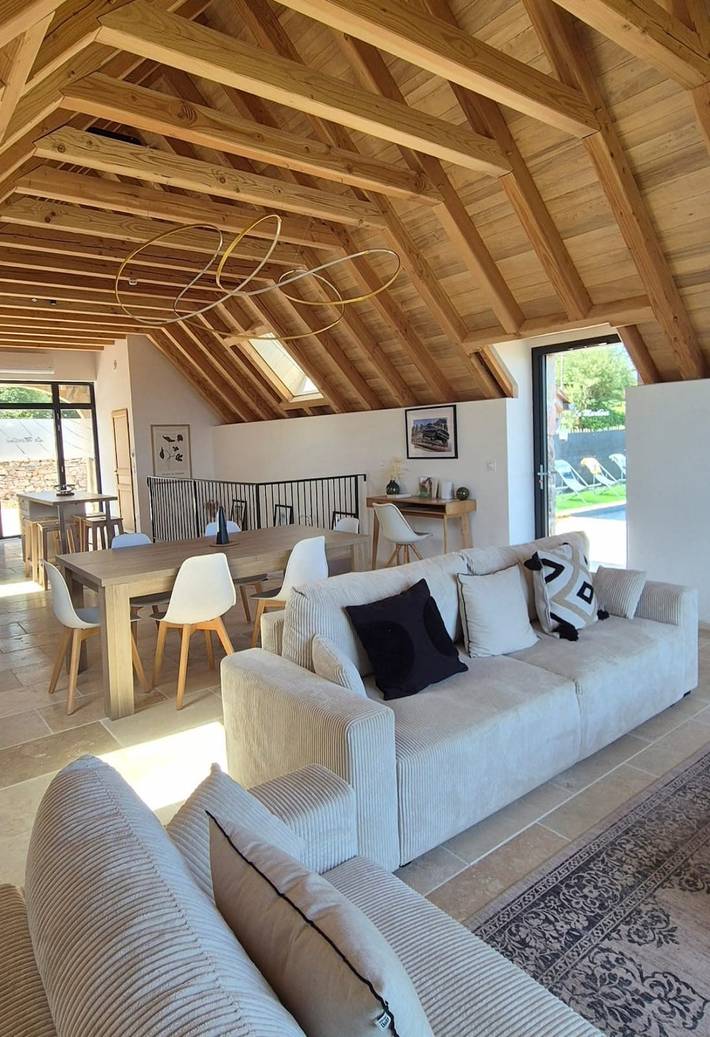 Location de vacances pour 6 personnes, avec piscine et jardin, adapté aux familles à Loubressac - 2