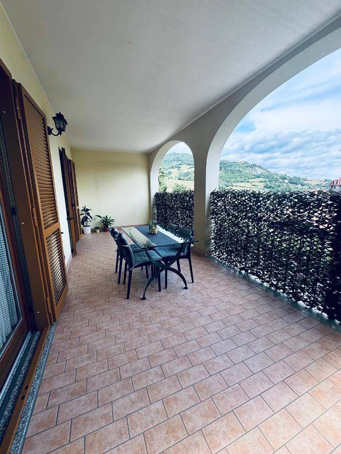 Gîte pour 4 personnes, avec Balcon ainsi que Terrasse et Vue à Bobbio
