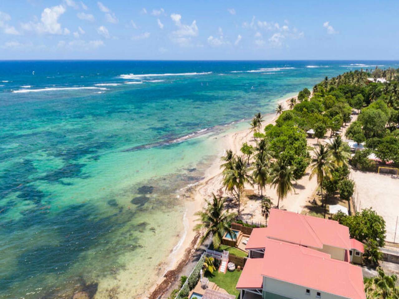 Entire apartment, Villa in Le Moule with Beach Access in Le Moule, Guadeloupe (Caribbean)