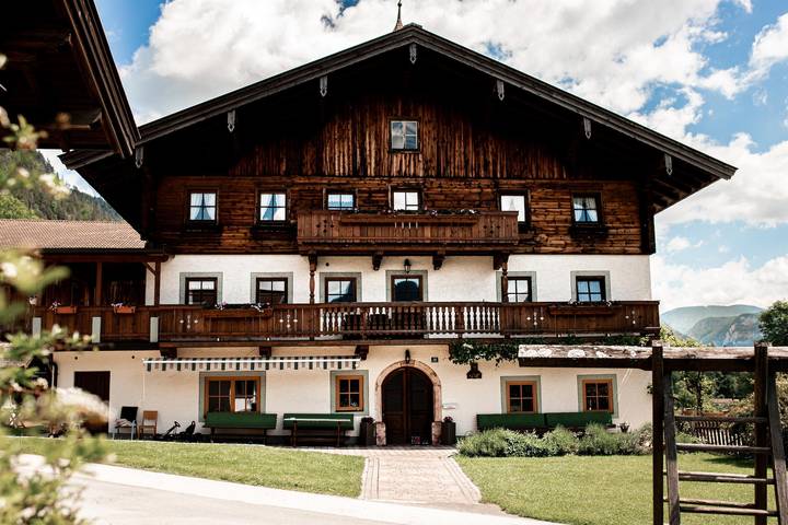 Ferienwohnung für 5 Personen, mit Balkon und Terrasse sowie Garten in Unken