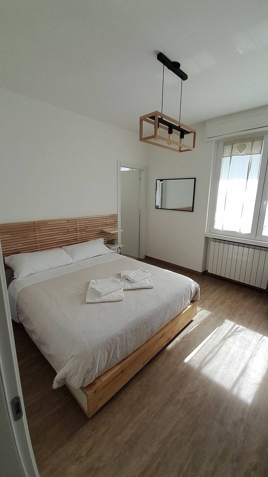 Entire apartment, Apartment 'Aurora' with Mountain View, Private Terrace and Wi-Fi in Costa Volpino, Adamello-Presanella Alps