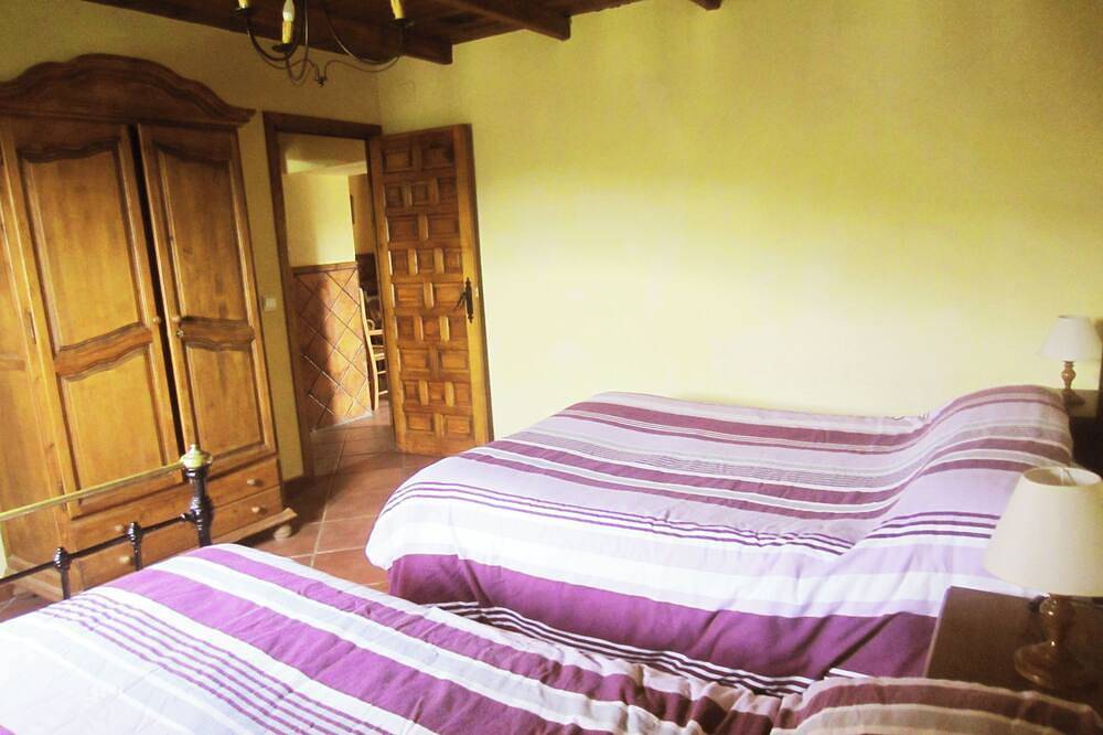 Cortijo tradicional cerca de Córdoba, con piscina y entre olivares. in Pozoblanco, Sierra Morena