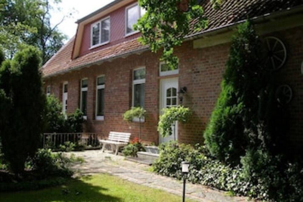 Idyllisch gelegener kleiner Bauernhof mit Pferdezucht in Walsrode, Aller-Leine-Tal