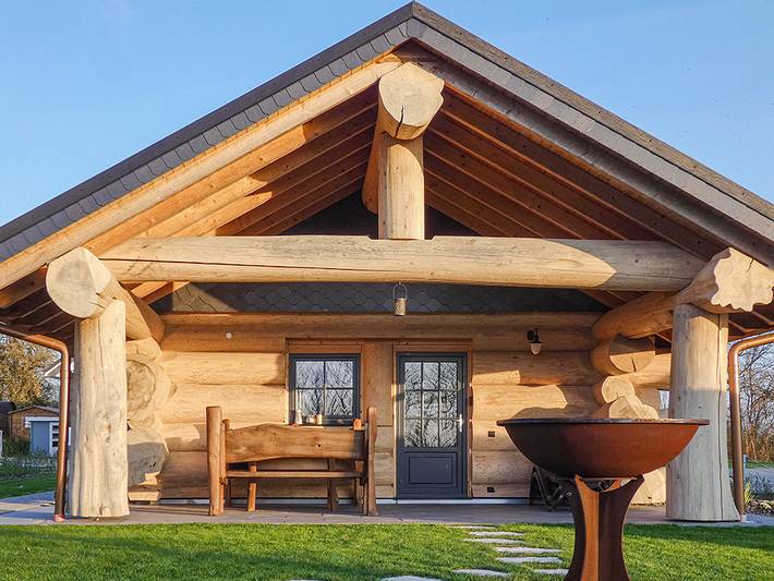 Ferienhaus für 4 Personen, mit Terrasse und Garten sowie Sauna am Tollensesee
