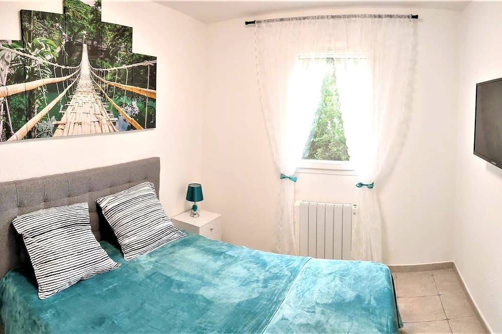 Entire apartment, Apartment T2 45m2 100m from the sea and shops in Carro, Martigues