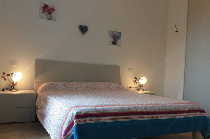 Ganze Wohnung, Charmante Ferienwohnung am Berghang in Meeresnähe in Villaputzu, Cagliari Provinz