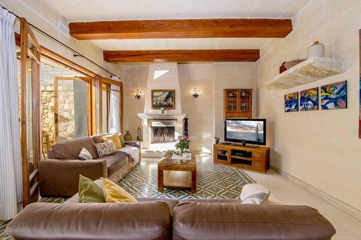 Three-Bedroom Townhouse in Ta' Ċenċ, Sannat