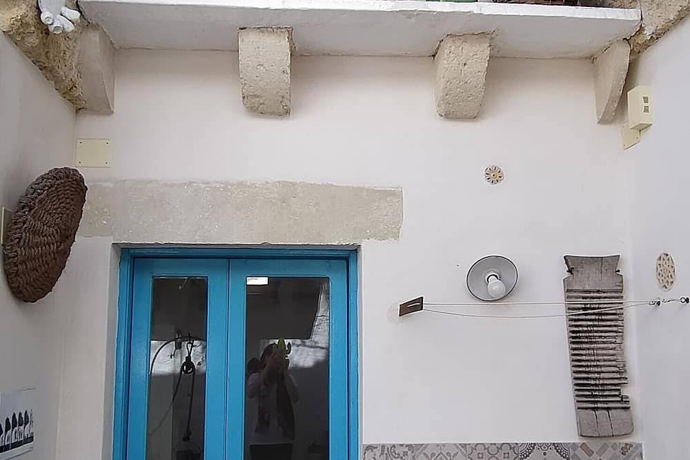 Independent apartment in an old house five minutes from the sea in Andrano, Lecce Provinz