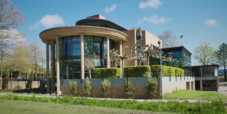 Villa für 13 Personen, mit Balkon und Whirlpool sowie Terrasse und Garten in Schoorl