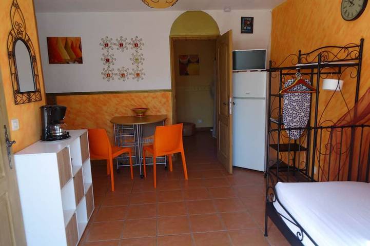 Appartement entier, Appartement style 'oriental' , cosy, calme, au bord de la forêt, près de l'océan in Mimizan, Côte d’Argent