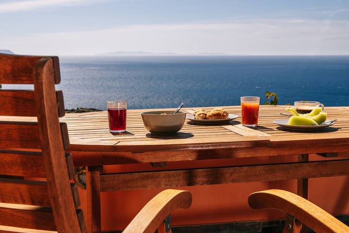 Location de vacances pour 6 personnes, avec Balcon ainsi que Terrasse et Jardin dans Kea
