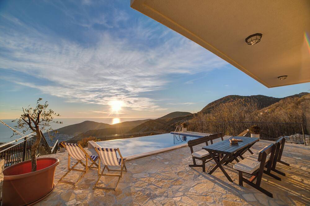 Villa Jelena with private pool - Lapcici in Opština Budva